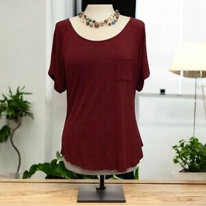 Adam Levine Maroon Essential Boyfriend’s Scoop Neckline Tee | Size L